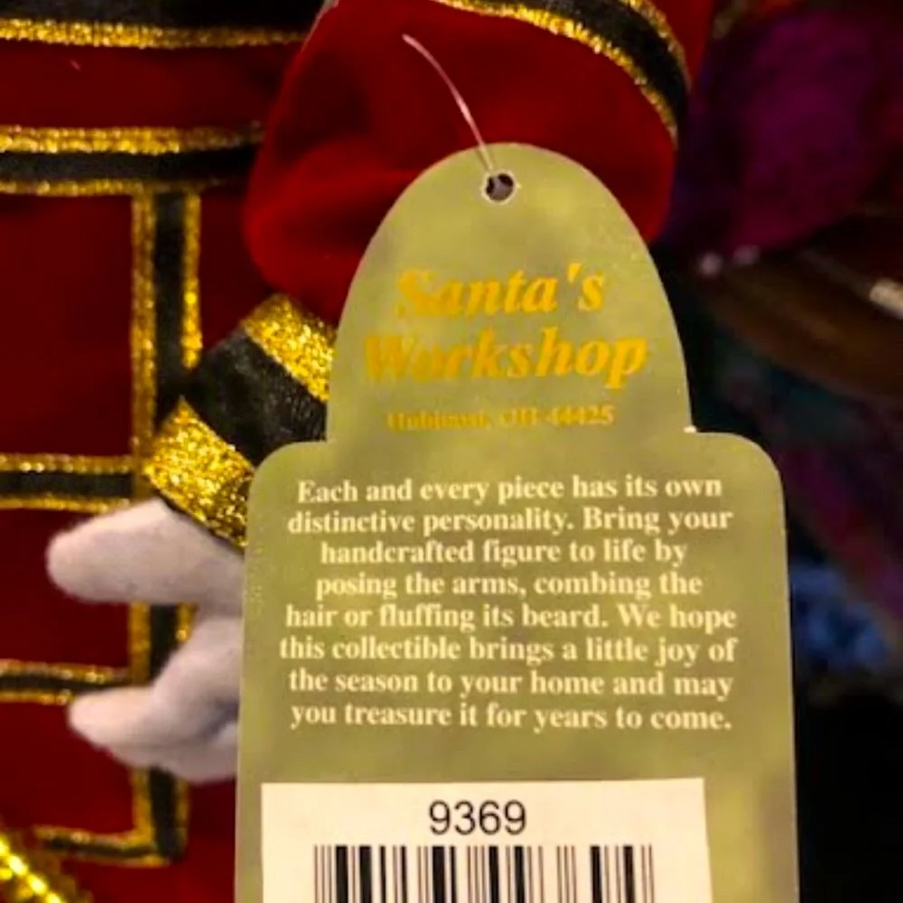 NIB SANTAS WORKSHOP Royal Beefeater Santa Doll Handcrafted Retired Collectible